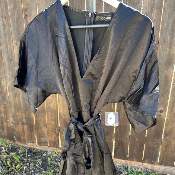 short wide 3/4 sleeve short black satin romper - Picture 1 of 2